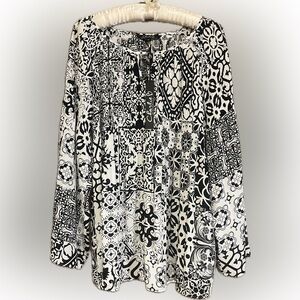 Charlie B NWT Sz L- lightweight-stretchy- flowy blouse!